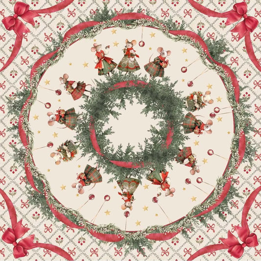 Vista dall'alto del foulard quadrato Favola di Natale. Presenta un motivo circolare con ghirlande verdi, topini vestiti a festa e stelle dorate, racchiuso in una cornice a rombi e fiocchi.