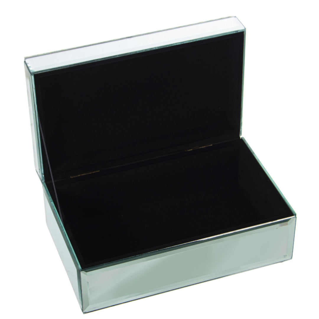 Portagioie rettangolare in vetro specchiato con coperchio bordato lungo tutto il perimetro da una fila di perle bianche. Scatola portagioie elegante firmata E-Camacho, ideale come oggetto d'arredo raffinato o idea regalo.