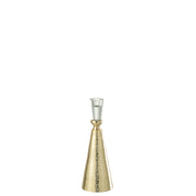 Candeliere oro e trasparente piccolo caratterizzato da una base metallica a forma di cono allungato con una raffinata finitura martellata lucida. La parte superiore si completa con un elegante portacandela in vetro liscio trasparente a forma di calice svasato, perfetto come raffinato elemento decorativo o centrotavola per impreziosire gli ambienti di casa.