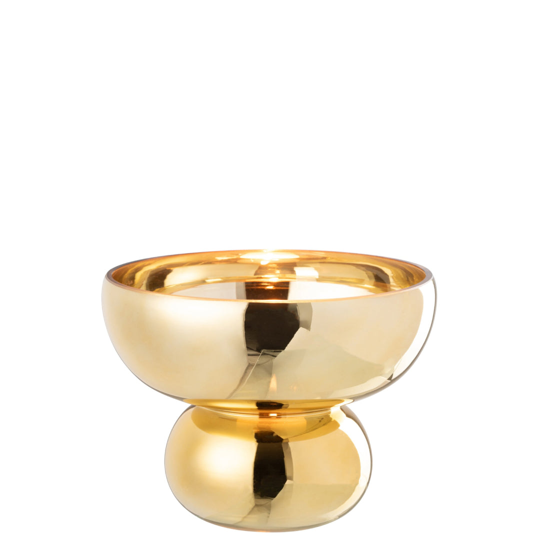 Ciotola decorativa con piede arrotondato della collezione Julia, caratterizzata da una lussuosa finitura oro lucida e specchiata. Qquesto raffinato complemento d'arredo presenta un'ampia coppa superiore e una base sferica bombata, ideale per essere utilizzato come elegante centrotavola, svuotatasche o come sofisticato elemento di design per arricchire gli ambienti di casa.