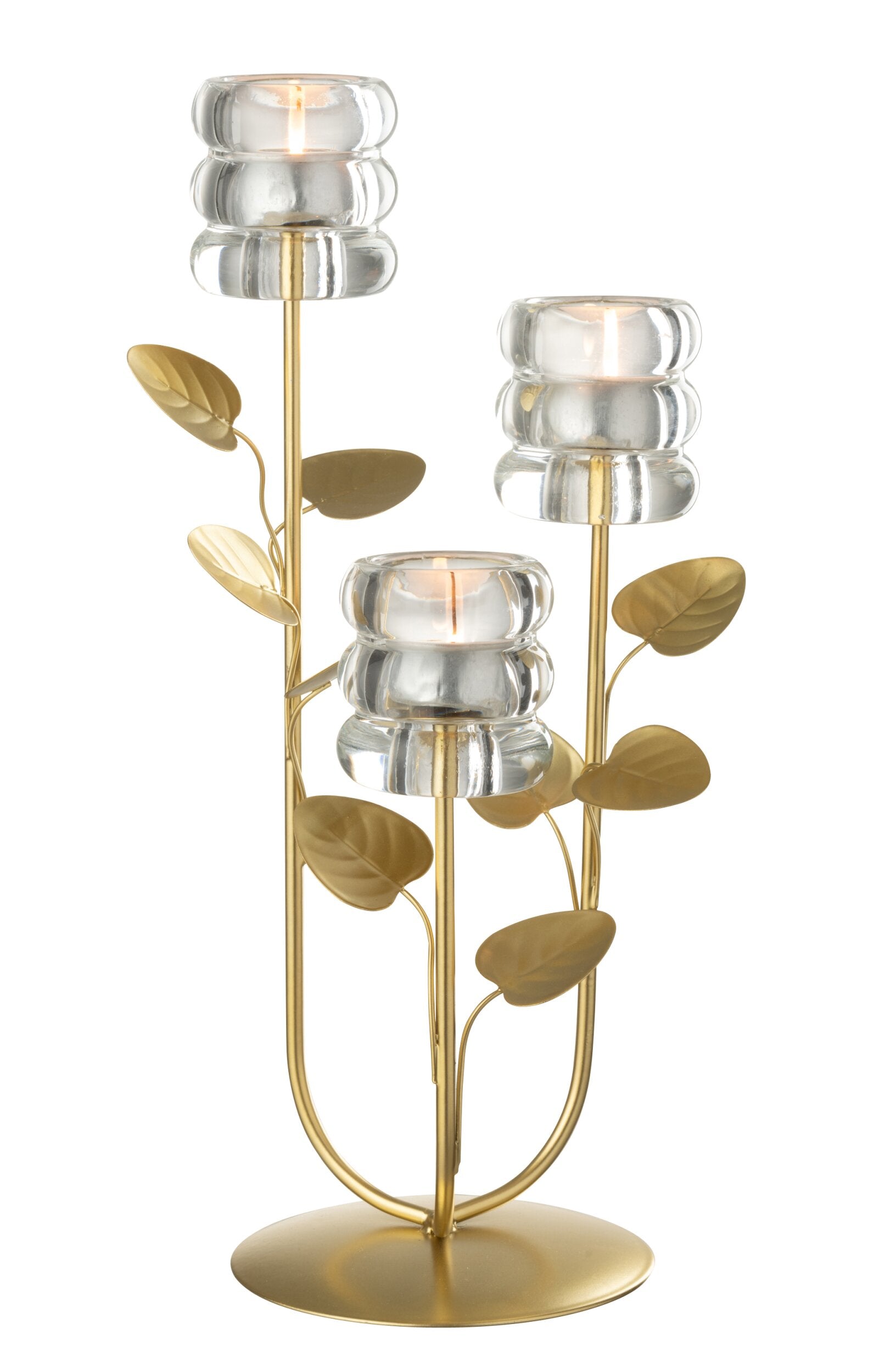 Candeliere decorativo a tre bracci caratterizzato da una struttura metallica dorata con steli disposti a rami ricchi di foglie decorative, che si innalzano da una base circolare satinata. Ognuna delle tre estremità supporta un elegante portacandele in vetro trasparente spesso con lavorazione a rilievo a cerchi sovrapposti, ideale come raffinato centrotavola per creare un'atmosfera calda e accogliente nei tuoi ambienti.