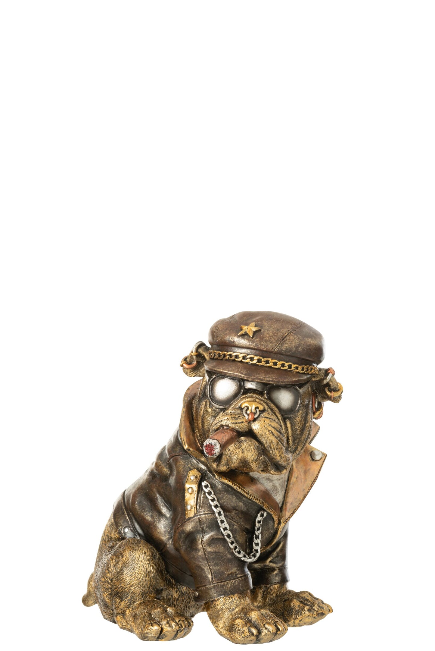 Statuina decorativa raffigurante un bulldog seduto in stile steampunk biker, caratterizzata da una finitura bronzata con dettagli metallici e un sigaro in bocca. Questa scultura da collezione indossa un giubbotto di pelle marrone con catena argentata, occhiali scuri e un cappello abbinato decorato da una stella dorata, rendendola un perfetto soprammobile originale per l'arredamento di casa.