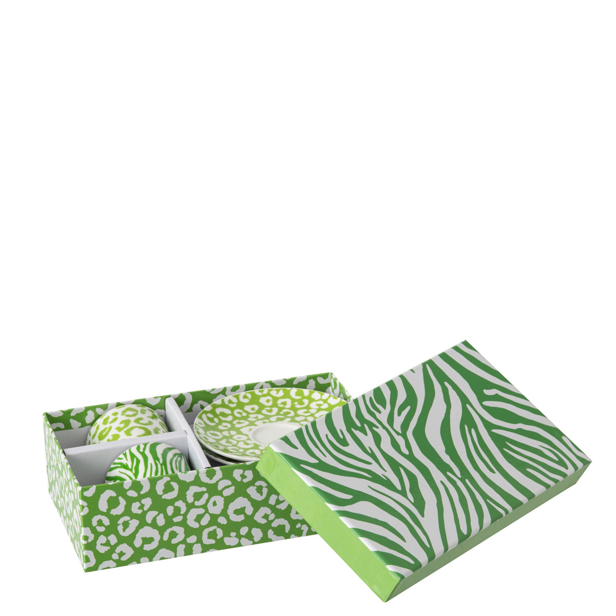 Set di due tazzine per caffè e piattino coordinato con fantasie animalier verdi su sfondo bianco. Set in ceramica ideale per l'home décor o come idea regalo