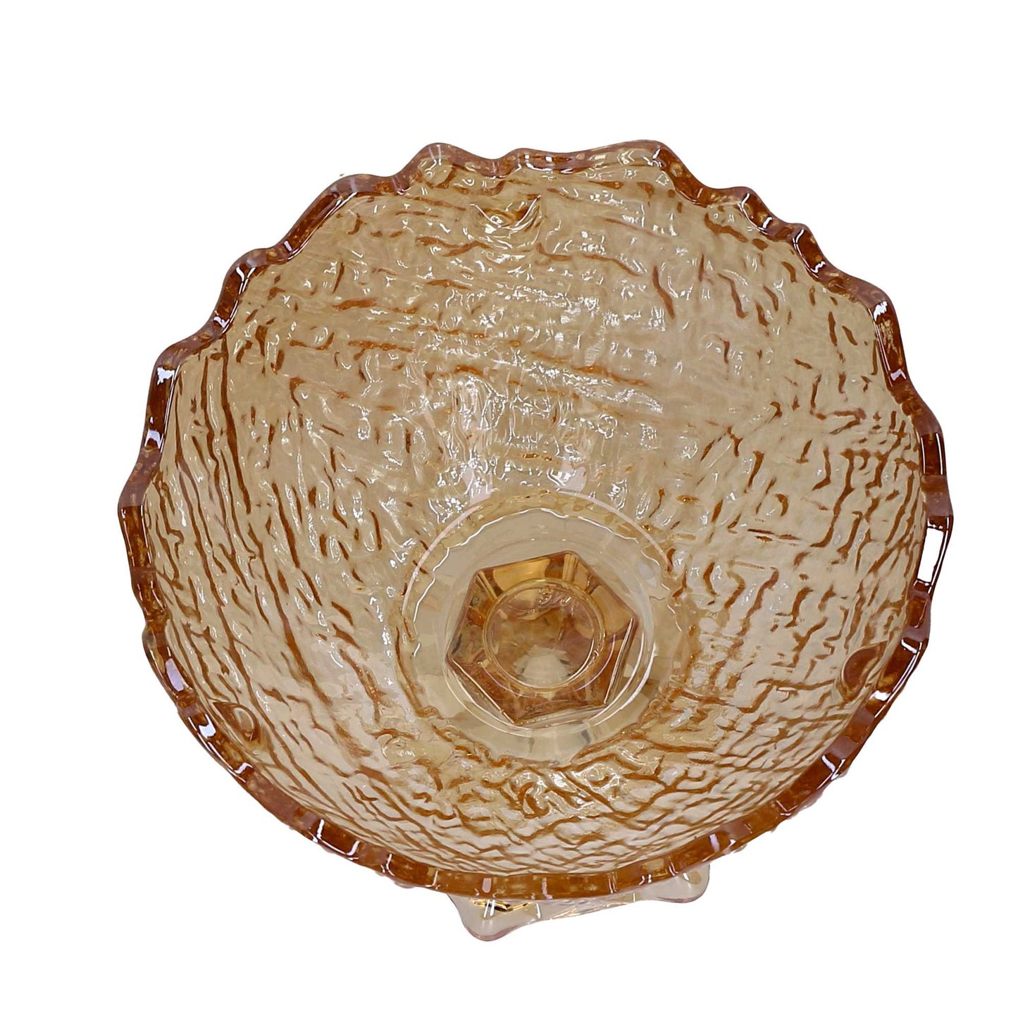 Grande alzata in vetro color ambra con coppa profonda e bordi frastagliati a punta, caratterizzata da una texture superficiale increspata e base sfaccettata.