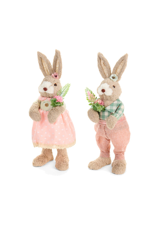 Questa incantevole coppia di coniglietti decorativi assortiti della collezione "Rabbit PePen" di Nuvole di Stoffa porta un tocco di dolcezza e stile rustico-chic in ogni angolo della casa. Realizzati con una texture che richiama il filato naturale e la paglia, questi personaggi si distinguono per i loro abiti curati nei minimi dettagli