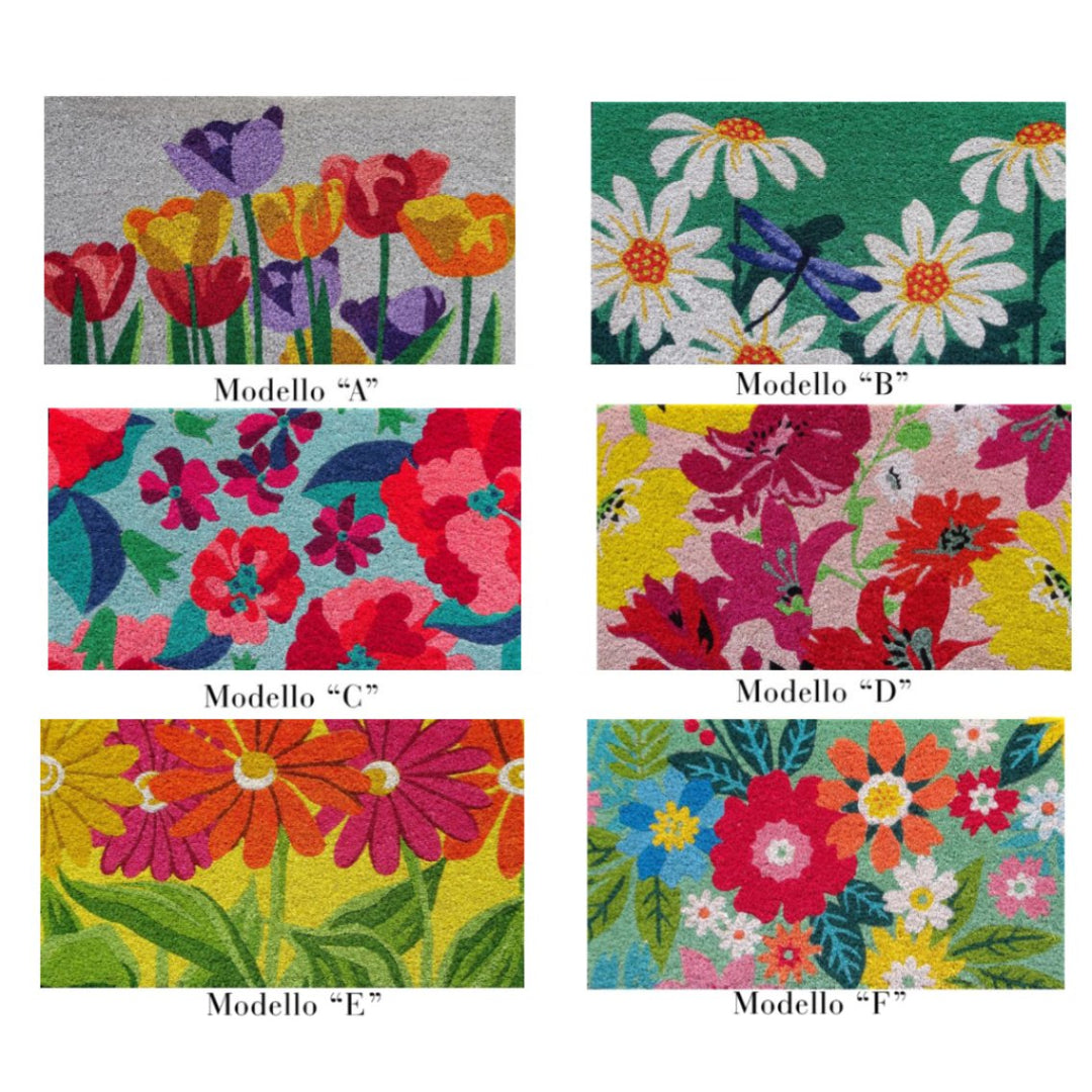 Sei modelli di zerbini rettangolari decorati con fitte illustrazioni floreali; i design includono tulipani, margherite con libellule e gerbere colorate su sfondi brillanti come verde, giallo e azzurro.