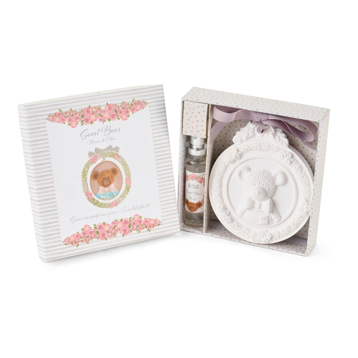 Gessetto profumato Nuvole di Stoffa linea Sweet Bear in kit con spray e scatola regalo. Medaglione in gesso bianco con orsetto a rilievo e fiocco lilla, completo di essenza "Fleur de Coton".
