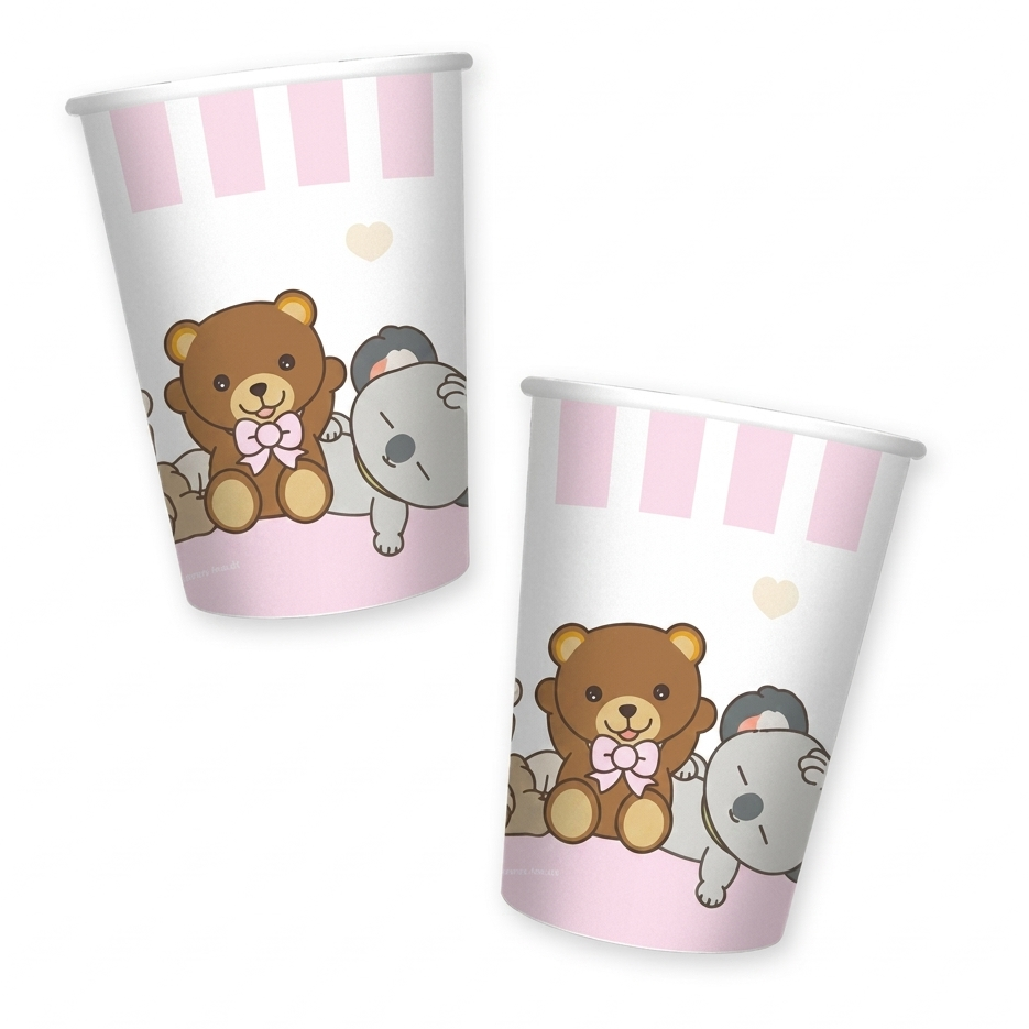 Coppia di bicchieri di carta per feste con illustrazioni di un orsetto e un koala su sfondo bianco con dettagli rosa e bordo superiore a righe.