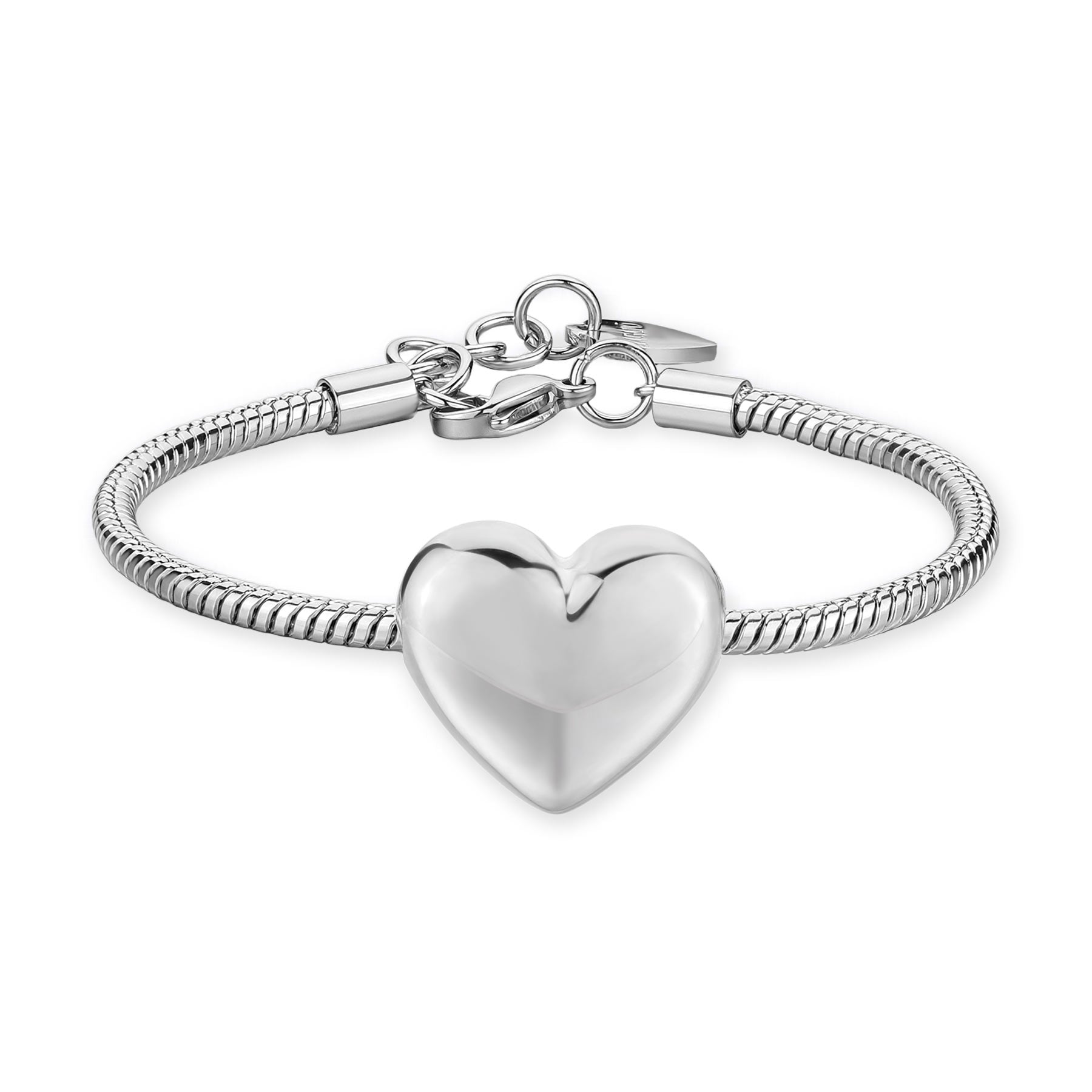 Bracciale in acciaio 316L lucido con maglia a serpente e grande pendente centrale a forma di cuore bombato. La chiusura a moschettone è rifinita con una serie di anellini e un piccolo charm a cuore.