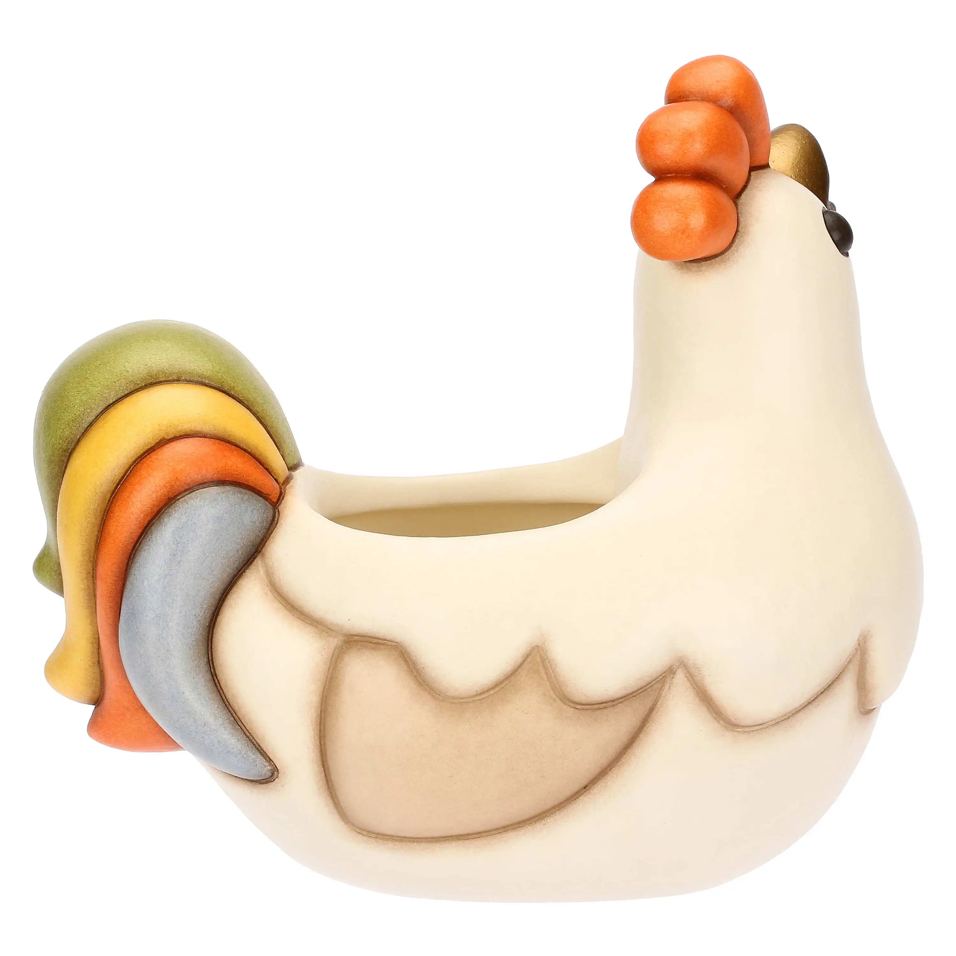 Cachepot in ceramica Thun a forma di gallo della collezione Incanto di Pasqua. Il contenitore presenta il corpo color crema, cresta e bargigli arancioni e una coda variopinta nei toni del verde, giallo, arancio e grigio azzurro. Design cavo sul dorso ideale come porta-piantina o svuotatasche pasquale.