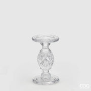 Candelabro in vetro trasparente modello Gemma firmato EDG Enzo de Gasperi, caratterizzato da una struttura bassa con un elemento centrale dalla raffinata lavorazione geometrica sfaccettata. Questo elegante portacandele di design è ideale come centrotavola decorativo per illuminare e impreziosire gli ambienti di casa.