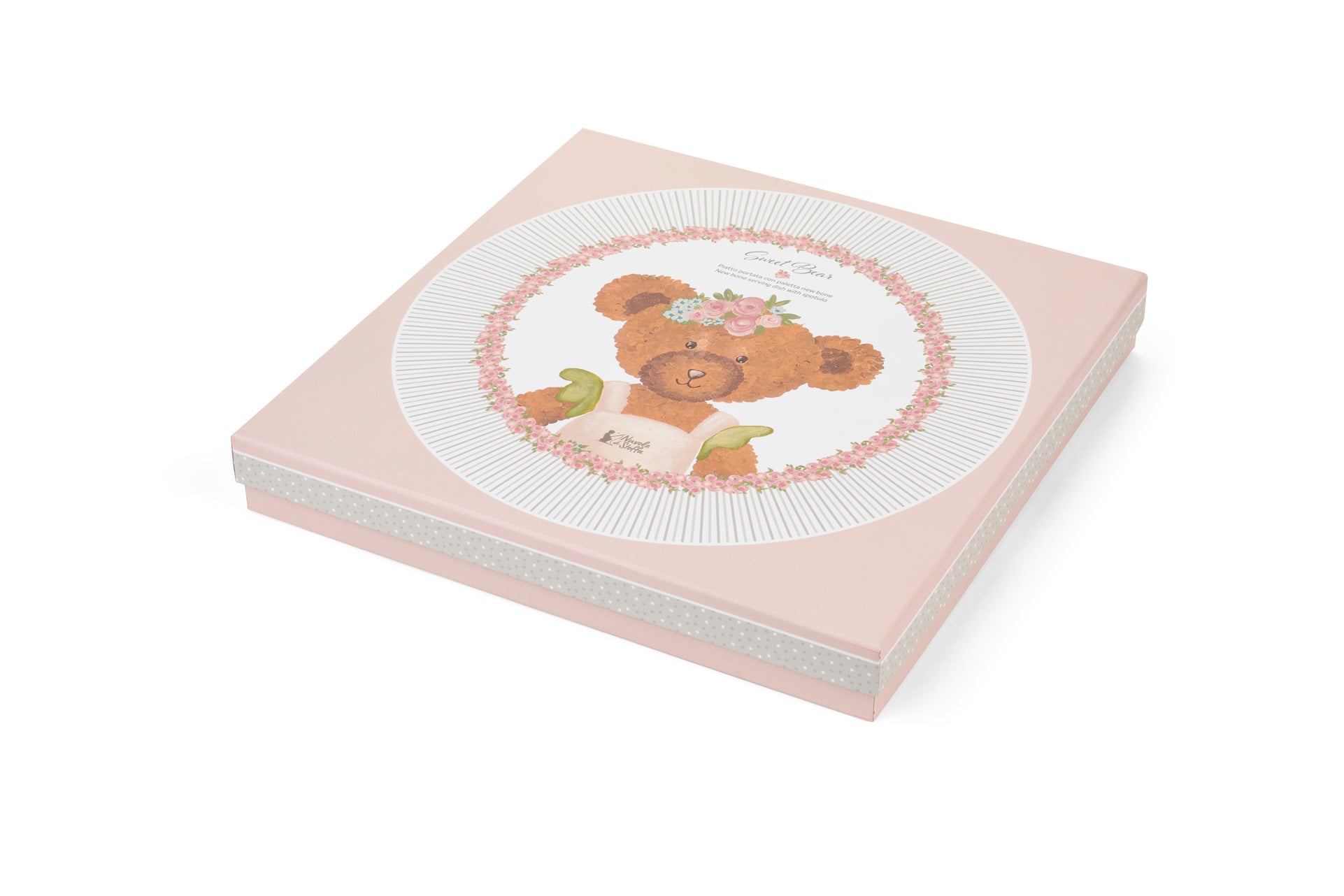 Set Piattino e paletta Nuvole di Stoffa linea Sweet Bear per Pasqua 2026. Medaglione centrale con orsetta e ghirlanda di rose e bordi a righe sottili. Decorazione tenera per cameretta o tavola.