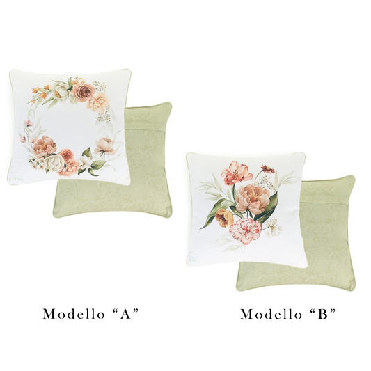 Coppia di cuscini decorativi Nuvole di Stoffa linea Flower Garden con stampe floreali vintage in tonalità pesca e arancio. Il Modello A presenta una ghirlanda floreale, il Modello B un bouquet centrale; retro in tinta unita verde salvia.