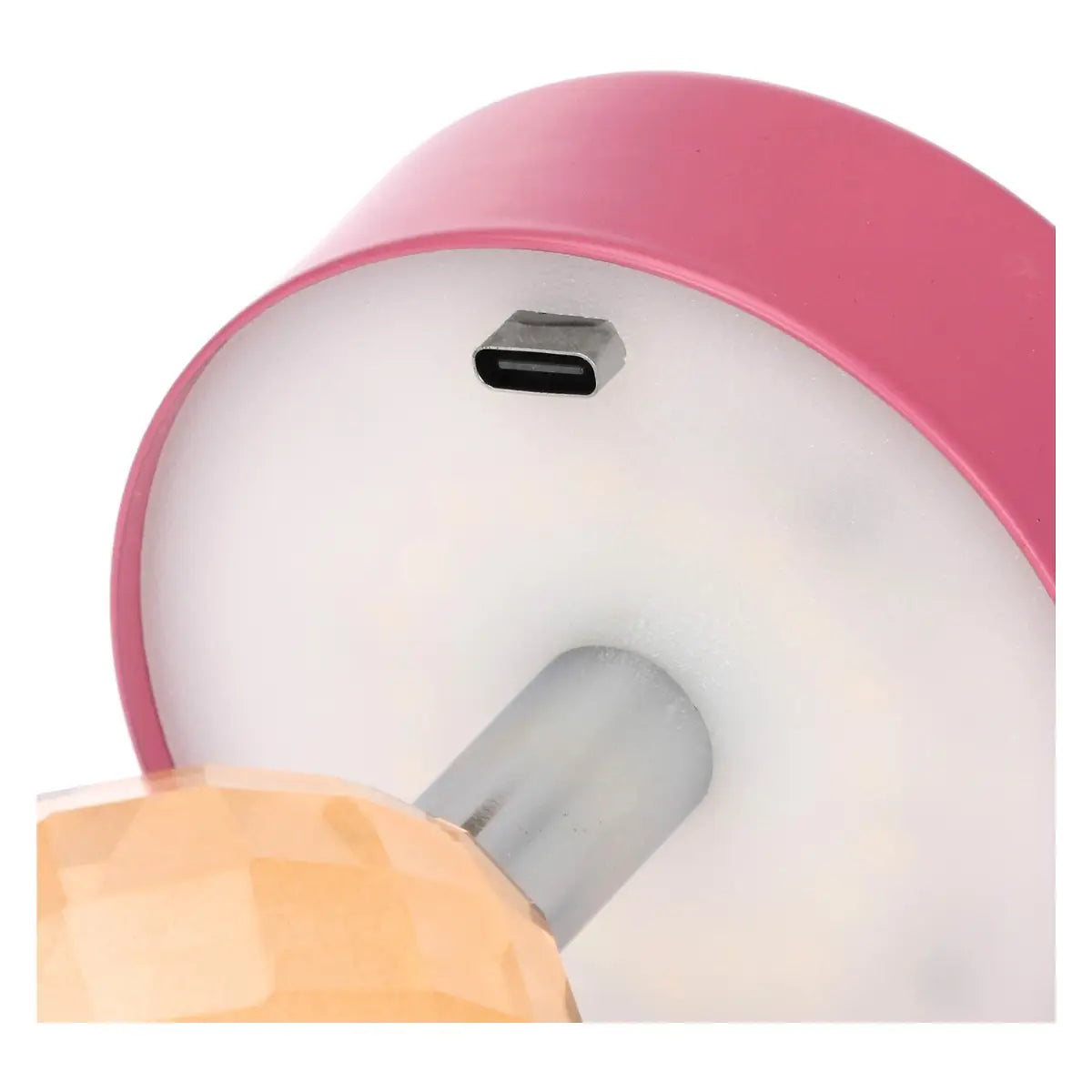 Dettaglio inferiore di lampada ricaricabile Thun arancione e rosa: si distinguono la porta di ricarica USB-C, il pannello LED circolare e lo stelo cromato con cristallo sfaccettato.