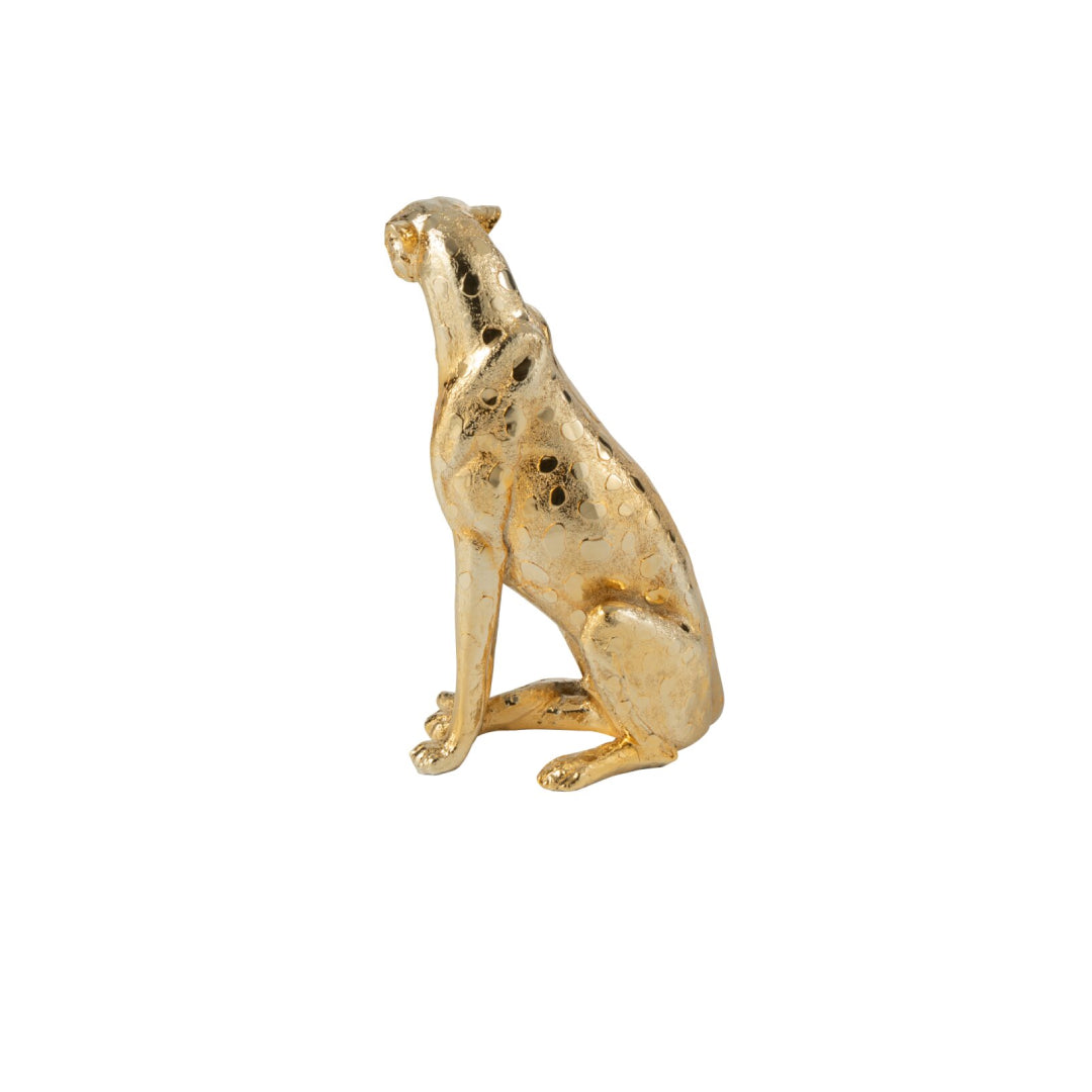 Statuina in poliresina dorata raffigurante un leopardo seduto in posizione eretta, con testa alta e coda avvolta lateralmente, superficie a effetto metallizzato con texture a macchie in rilievo. Scultura decorativa firmata Jolipa, ideale come oggetto d'arredo di design o idea regalo raffinata.