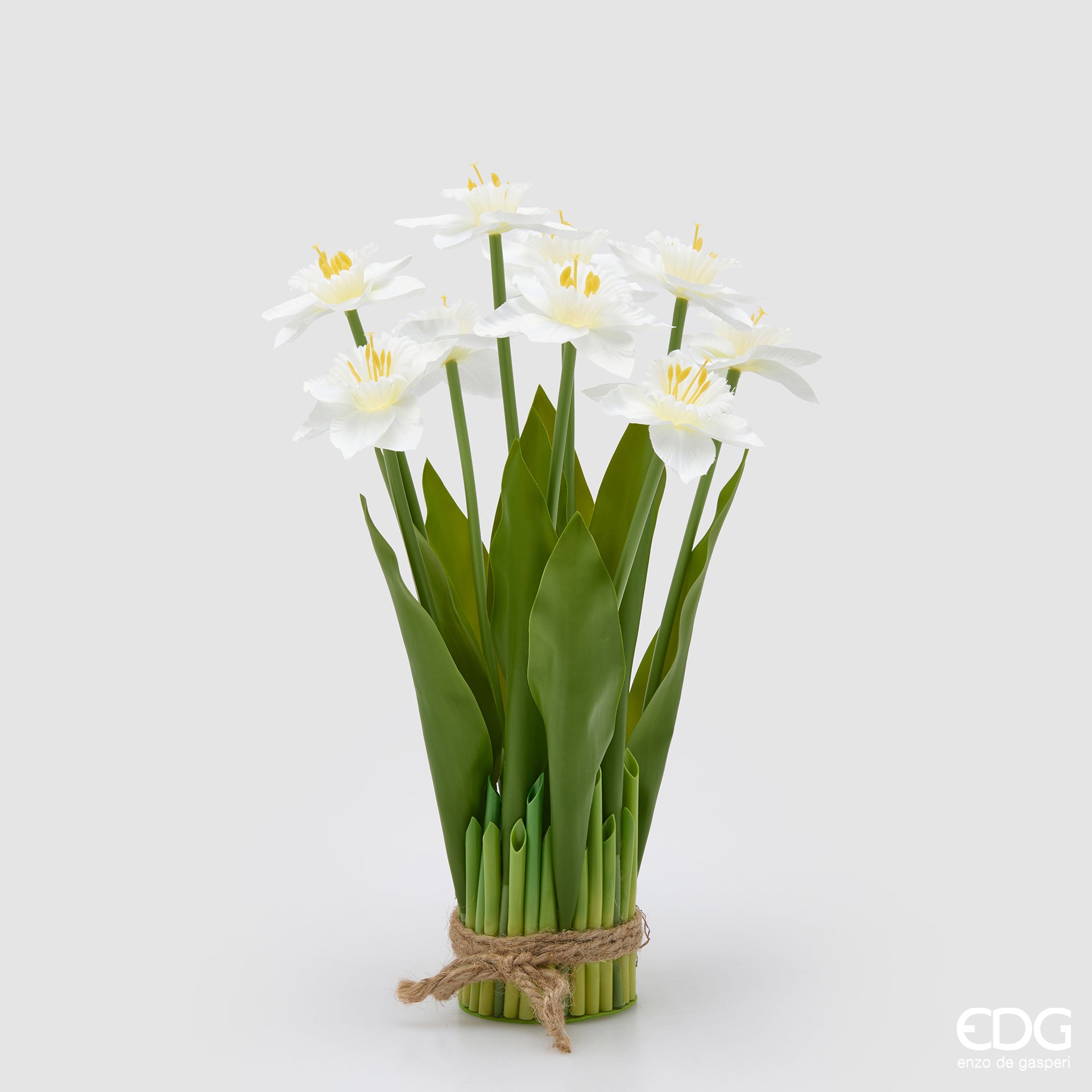 Mazzetto di narcisi artificiali EDG Enzo de Gasperi in silicone bianco con foglie verdi. Fiori realistici e steli legati, ideali per decorazioni floreali durevoli e home decor.