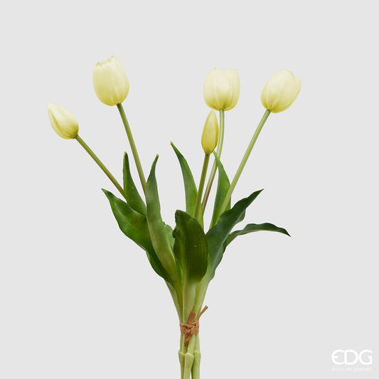 Un mazzo di tulipani artificiali in silicone, colore bianco panna firmato EDG Enzo de Gasperi, legati con un cordoncino di rafia naturale.