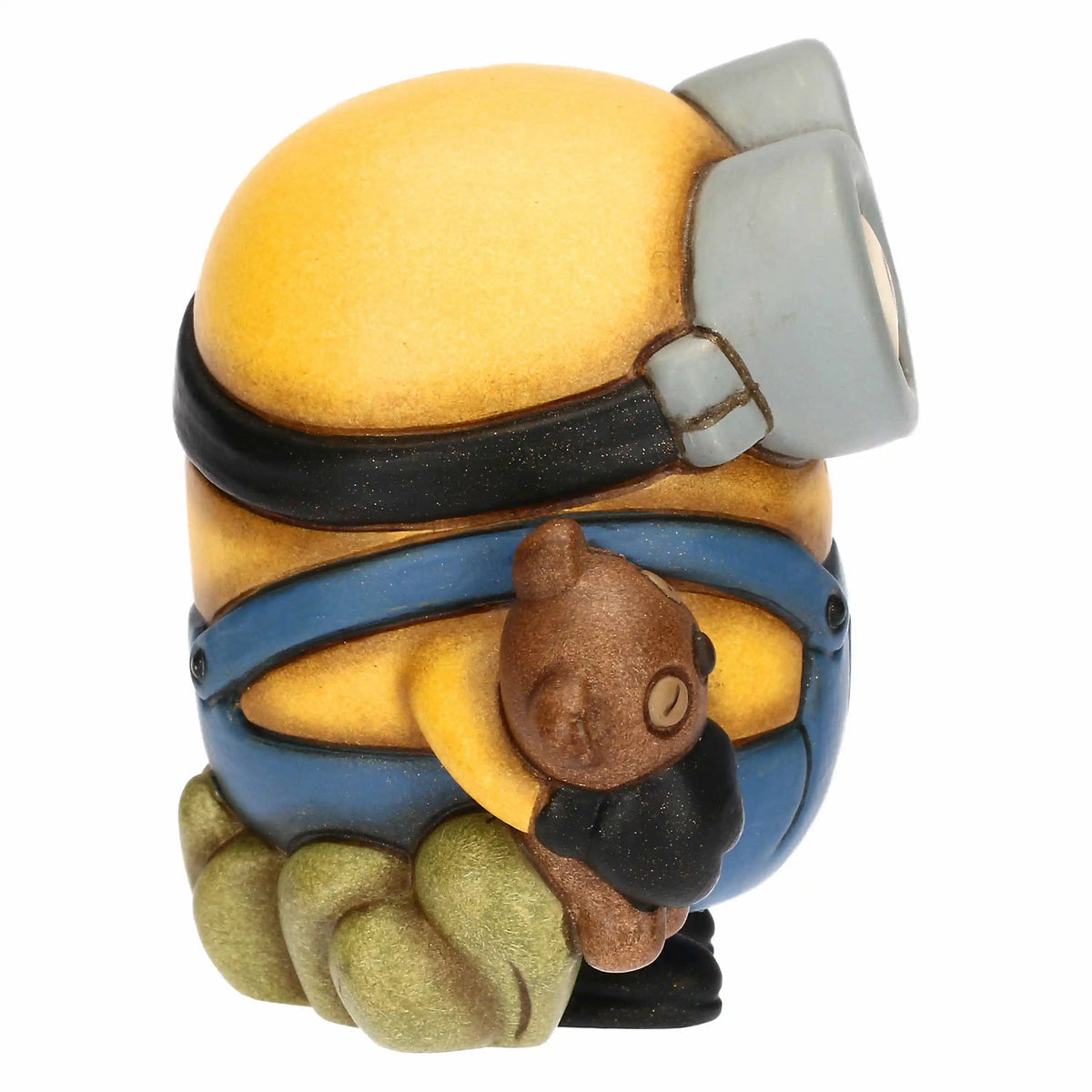 Una versione tenera e iconica di Bob con il suo orsetto Tim, perfetta come idea regalo per collezionisti. La combinazione tra l'orsetto (simbolo storico di Thun) e il Minion crea un ponte perfetto tra i due brand.