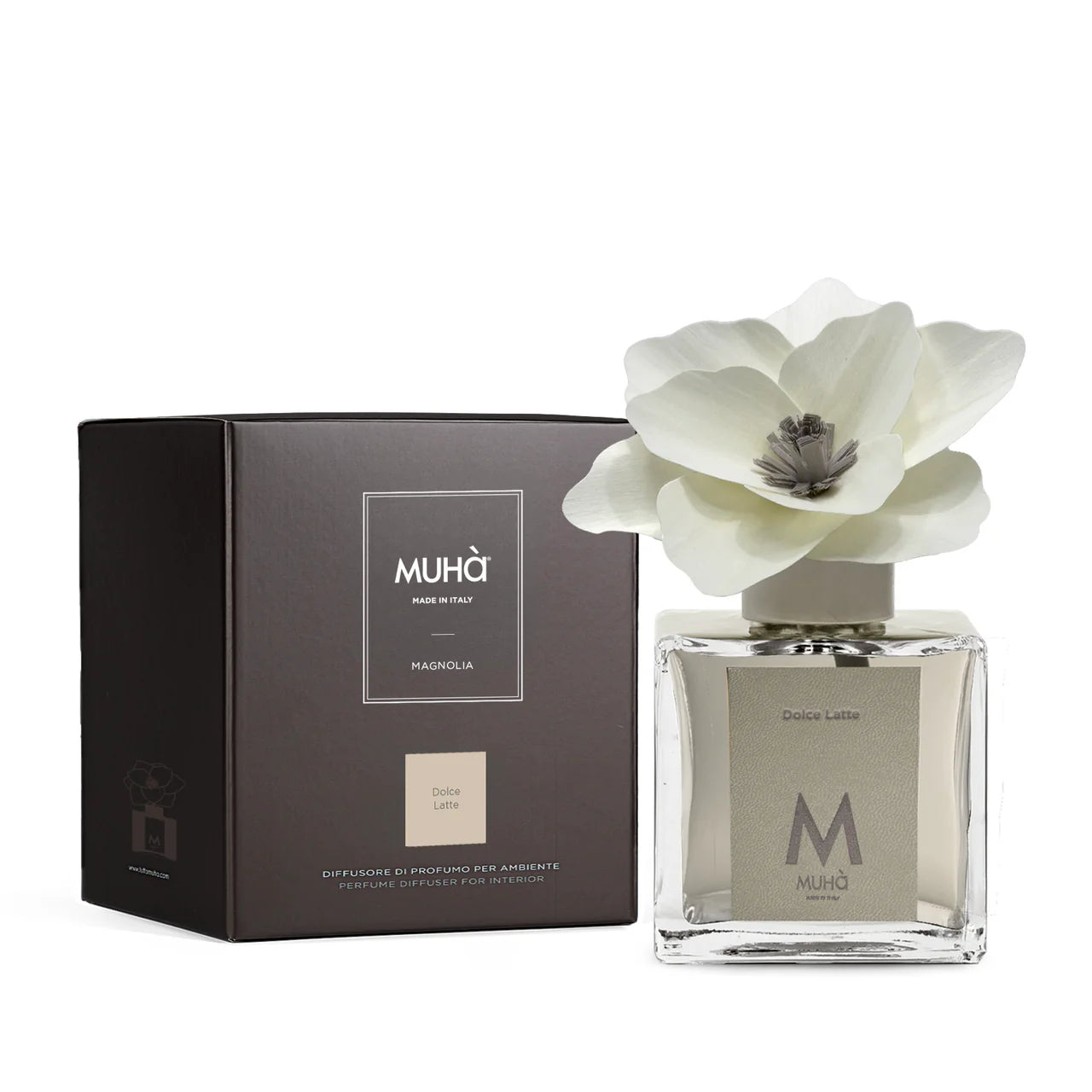 Diffusore Muhà Magnolia Dolce Latte con flacone in vetro, fiore diffusore bianco e scatola nera elegante. Prodotto Made in Italy per profumazione d'ambienti.