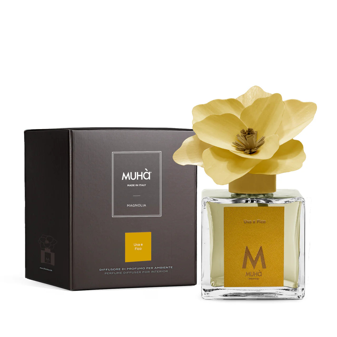 Diffusore Muhà Magnolia Uva e Fico con flacone in vetro, fiore diffusore giallino e scatola nera elegante. Prodotto Made in Italy per profumazione d'ambienti.