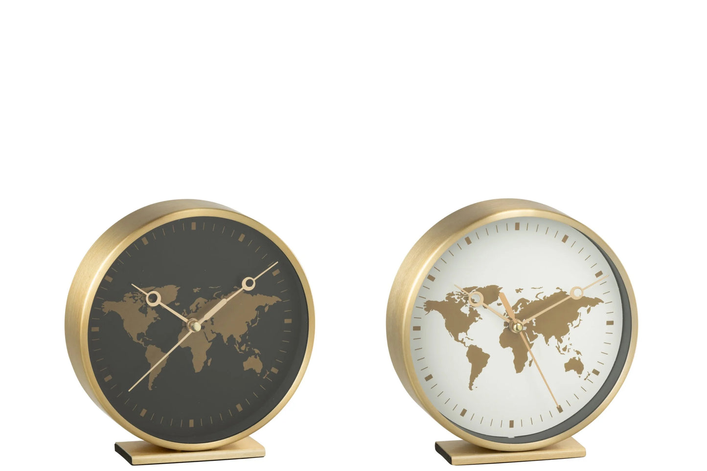 Orologi da tavolo assortiti con struttura in metallo color oro firmati Jolipa, caratterizzati da un elegante quadrante rotondo decorato con un planisfero dorato e lancette sottili abbinate. Disponibili nelle varianti con sfondo nero o bianco, questi orologi decorativi di design su base rettangolare rappresentano un complemento d'arredo moderno e sofisticato ideale per l'ufficio o il soggiorno.