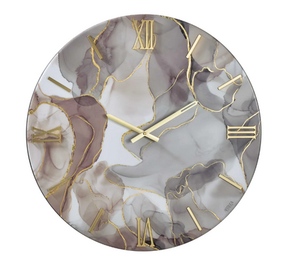 L'orologio "Sahara" di Artidea chiude idealmente il cerchio delle ispirazioni naturalistiche, offrendo una variante cromatica calda e avvolgente che richiama le distese di sabbia infinita e i riflessi del sole al tramonto.