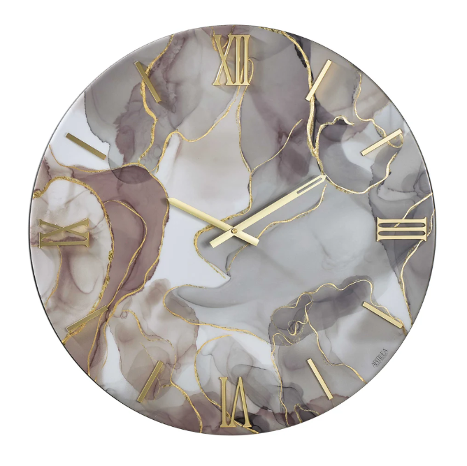 L'orologio "Sahara" di Artidea chiude idealmente il cerchio delle ispirazioni naturalistiche, offrendo una variante cromatica calda e avvolgente che richiama le distese di sabbia infinita e i riflessi del sole al tramonto.