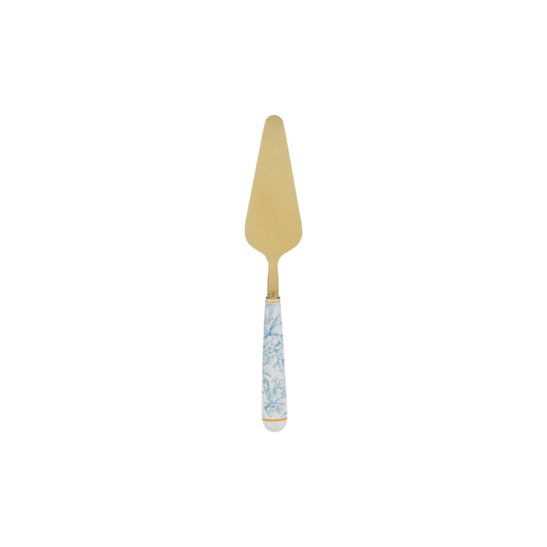 Paletta per torta con decoro azzurro firmata Le Stelle, caratterizzata da una lama triangolare in metallo color oro e un elegante manico in porcellana bianca decorato con delicati motivi floreali bluastri. Questo raffinato utensile da servire per dolci è accompagnato dalla sua custodia regalo rettangolare coordinata con la stessa fantasia floreale, ideale come bomboniera o come accessorio di classe per arricchire la tavola durante occasioni speciali.