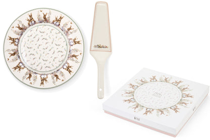 Set dolce Nuvole di Stoffa linea PePen con piatto e paletta in porcellana. Decorazione pasquale con ghirlanda di coniglietti, uova colorate e fiori di campo. Confezione regalo inclusa, stile shabby chic.