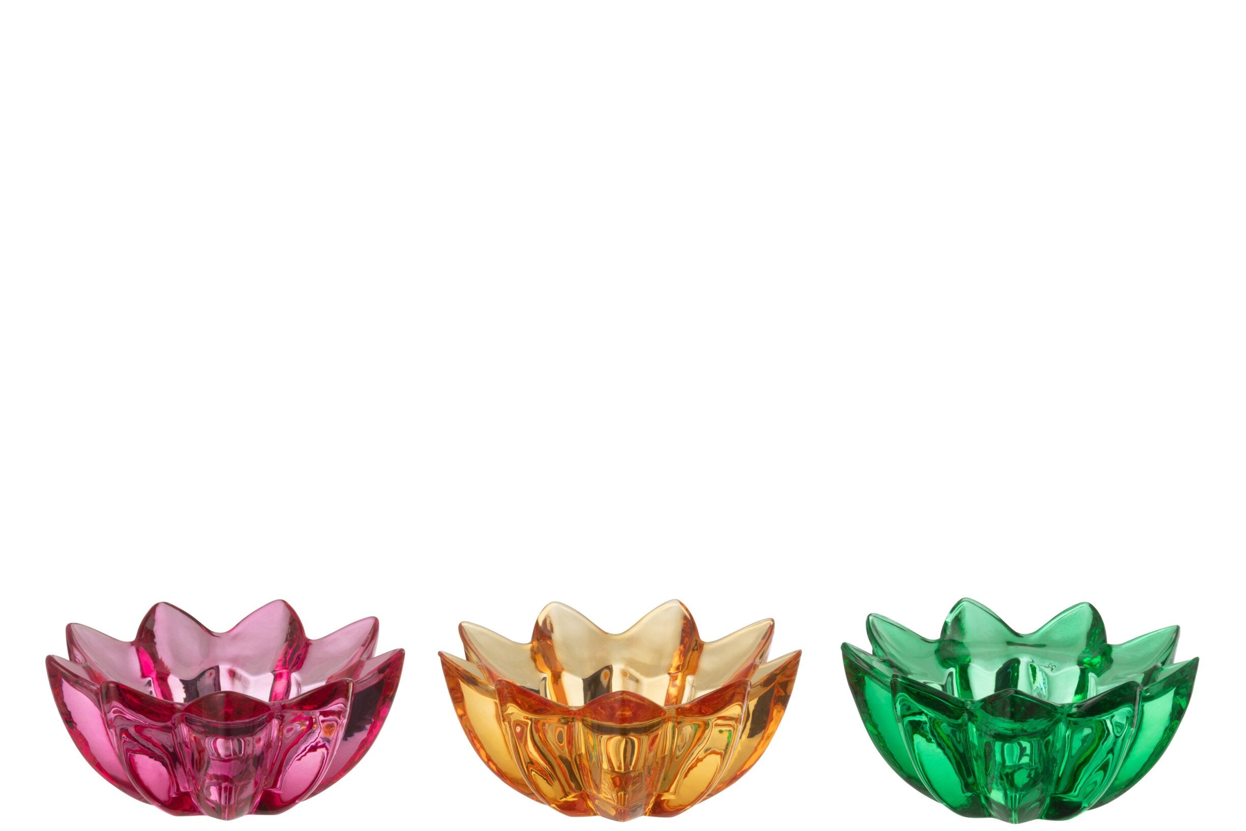 Portacandele a forma di fiore in vetro colorato assortiti firmati Jolipa, caratterizzati da petali sagomati e sfaccettati che creano eleganti riflessi di luce con le candele tea light. Disponibili nelle vivaci varianti trasparente rosa, ambra e verde, questi piccoli candelabri decorativi di design sono perfetti per abbellire la tavola, creare atmosfera negli interni o come colorata idea regalo home decor.