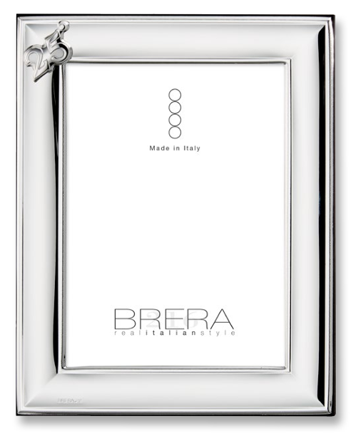 Portafoto rettangolare da tavolo placcato argento per il 25° anniversario di nozze. La cornice presenta una texture liscia e angoli squadrati. Nell'angolo in alto a sinistra è applicato il numero "25" in argento lucido. L'inserto centrale mostra il logo "BRERA real italian style".