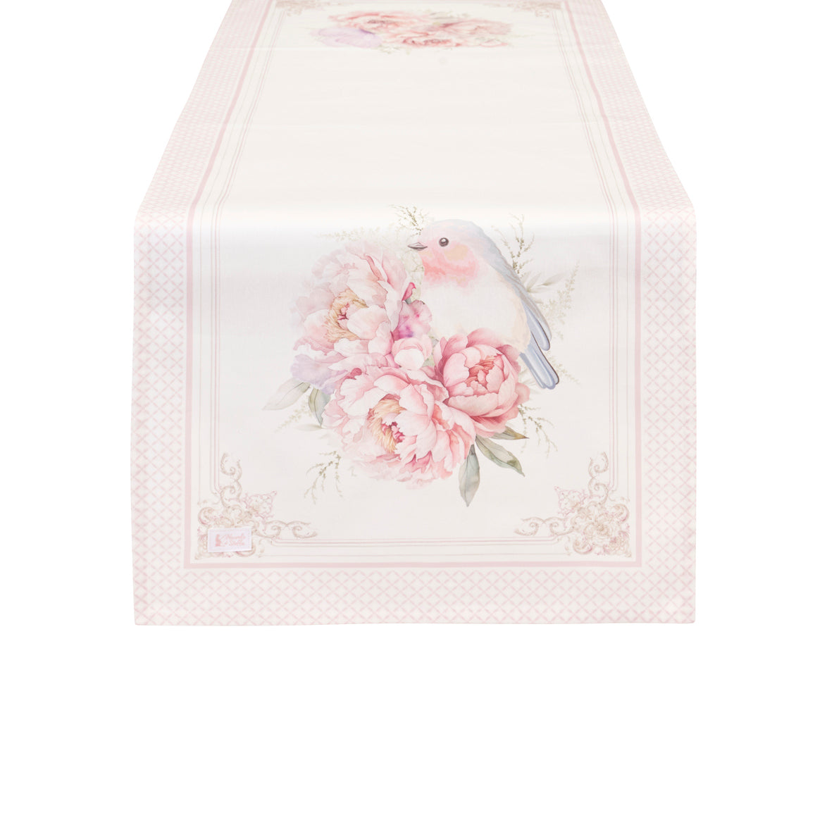 Runner Nuvole di Stoffa con stampa primaverile di grandi fiori rosa e peonie. Bordo rifinito con motivi ornamentali classici e cornice rosa cipria. Tessuto elegante per tavole romantiche e shabby chic.