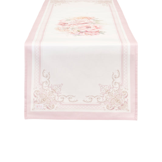 Runner Nuvole di Stoffa con stampa primaverile di grandi fiori rosa e peonie. Bordo rifinito con motivi ornamentali classici e cornice rosa cipria. Tessuto elegante per tavole romantiche e shabby chic.