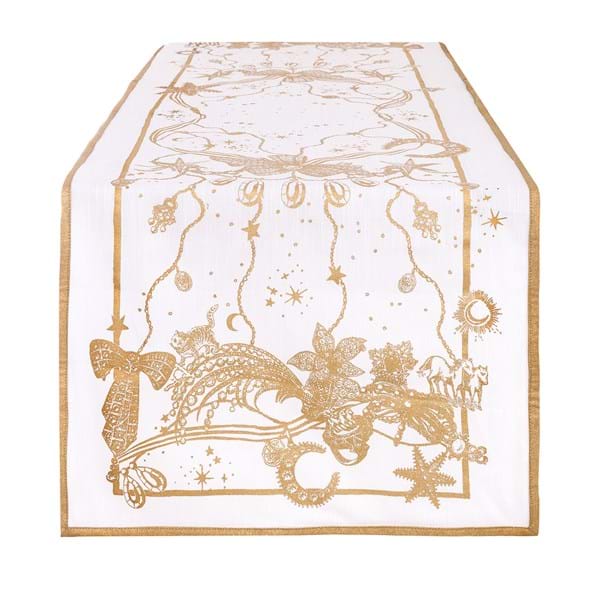 Runner da tavola bianco con stampa natalizia dorata. Il decoro include fiocchi, ghirlande di stelle, lune e piccoli animali fiabeschi lungo i bordi. Design elegante e magico Blanc Mariclò.