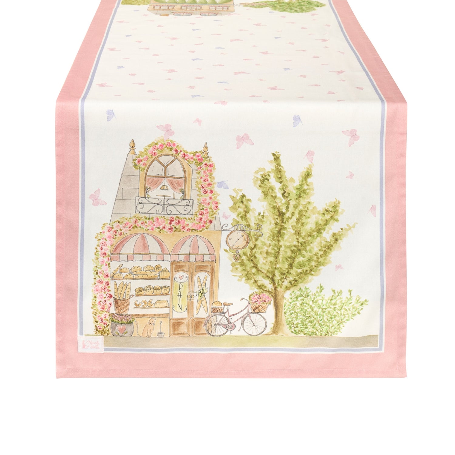 Runner Nuvole di Stoffa linea "La Vie en Rose" con illustrazioni di negozi parigini e pasticcerie vintage. Decorazione con ghirlande di rose, cuori azzurri con fiocchi rosa e farfalle su fondo bianco