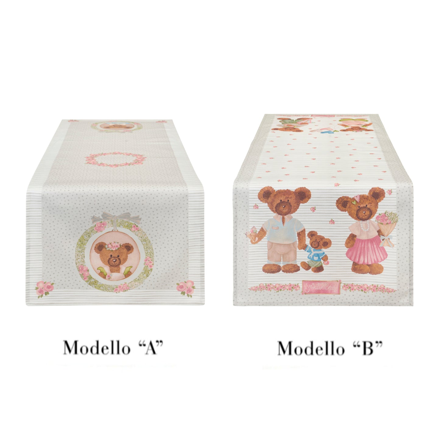 Runner Nuvole di Stoffa linea Sweet Bear per Pasqua 2026. Variante A Medaglione centrale con orsetta e ghirlanda di rose su fondo a pois e bordi a righe sottili. Variante B con stampa di famiglia di orsetti. Illustrazione con orsetto padre, madre con bouquet e piccolo orsetto su fondo a righe e pois. Decorazione tenera per cameretta o tavola.