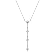 La collana "Luce" di S'Agapõ (referenza SCE48) completa perfettamente la parure con un design raffinato che gioca sulla geometria e sulla rifrazione luminosa.