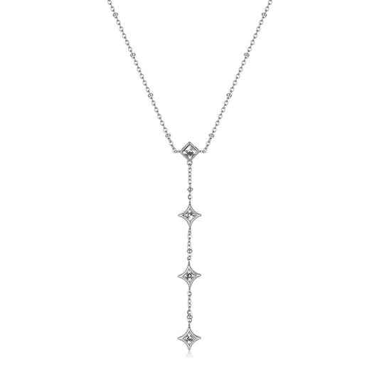 La collana "Luce" di S'Agapõ (referenza SCE48) completa perfettamente la parure con un design raffinato che gioca sulla geometria e sulla rifrazione luminosa.