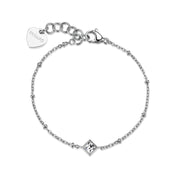 Il bracciale "Luce" di S'Agapõ (referenza SCE51) è un gioiello che punta sulla luminosità essenziale e sulla delicatezza delle forme, ideale per chi cerca un accessorio discreto ma di carattere.