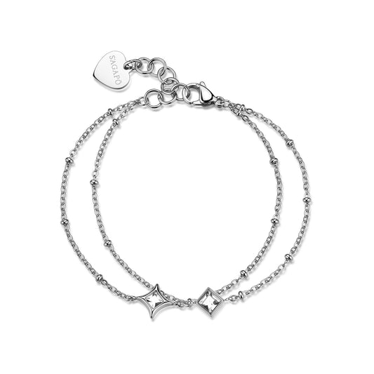 Il bracciale "Luce" di S'Agapõ (referenza SCE54) è un gioiello che punta sulla luminosità essenziale e sulla delicatezza delle forme, ideale per chi cerca un accessorio discreto ma di carattere.