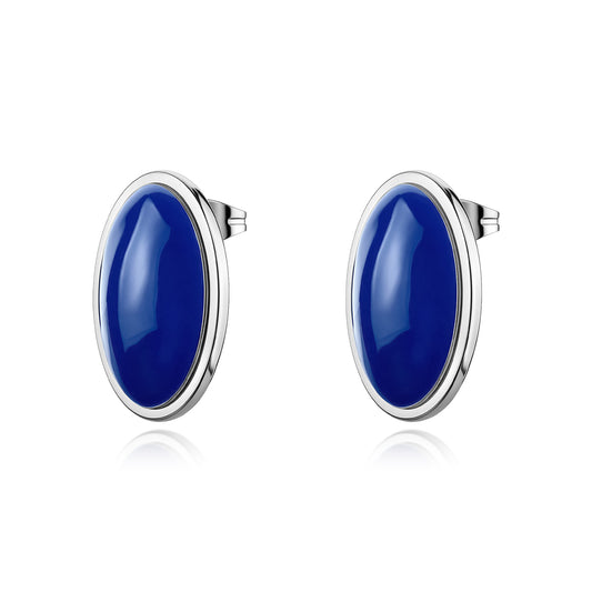 Orecchini ovali S'Agapõ della collezione Madame in acciaio lucido, caratterizzato da due medaglioni con dentro una pietra blu zaffiro.