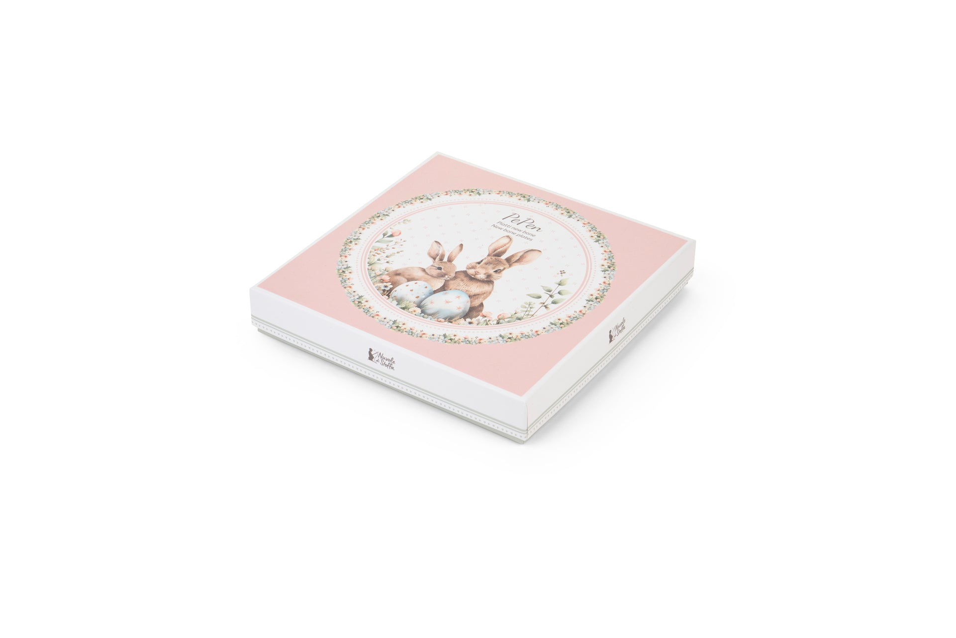 Set dolce Nuvole di Stoffa linea PePen con due piatti in porcellana. Decorazione pasquale con ghirlanda di coniglietti, uova colorate e fiori di campo. Confezione regalo inclusa, stile shabby chic.
