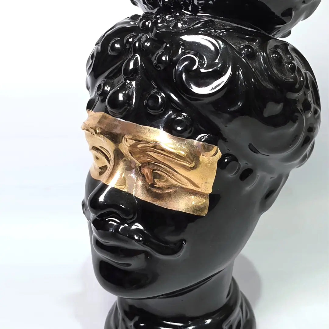 Teste di Moro con Maschera Dorata