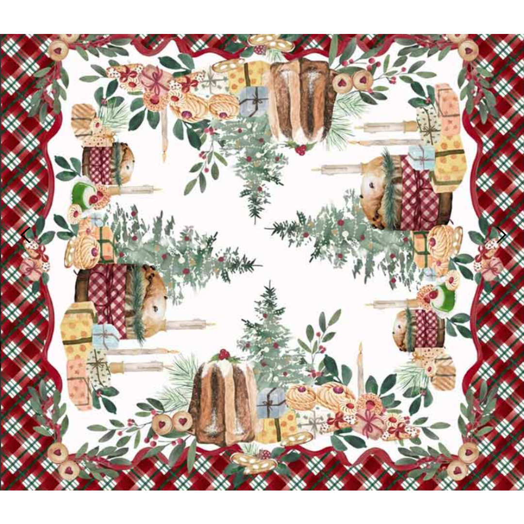 Vista dall'alto della tovaglia natalizia quadrata Blanc Mariclo. Il design presenta una composizione simmetrica di pandori, panettoni e alberi di Natale, racchiusi da un bordo scozzese rosso e verde.