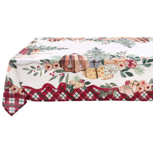 Dettaglio di una tovaglia natalizia Blanc Mariclo con bordo a balza tartan rosso. La stampa su fondo panna mostra un pandoro, pacchi regalo, biscotti e alberi di Natale in stile acquerello.